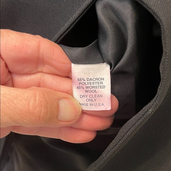 Orvis Lined Black Blazer with Pockets Size 12 PTP 21” EUC - Picture 9 of 12